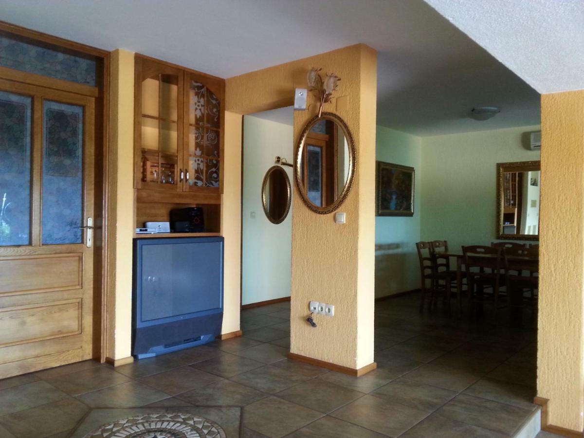 Apartment Nella Кострена Екстер'єр фото