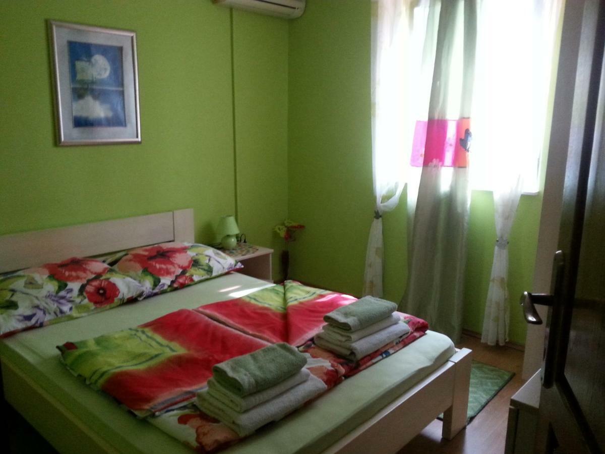 Apartment Nella Кострена Екстер'єр фото
