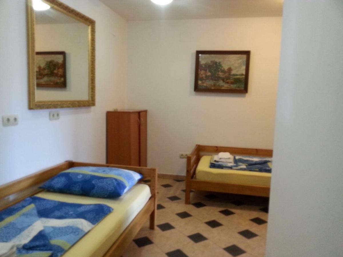 Apartment Nella Кострена Екстер'єр фото